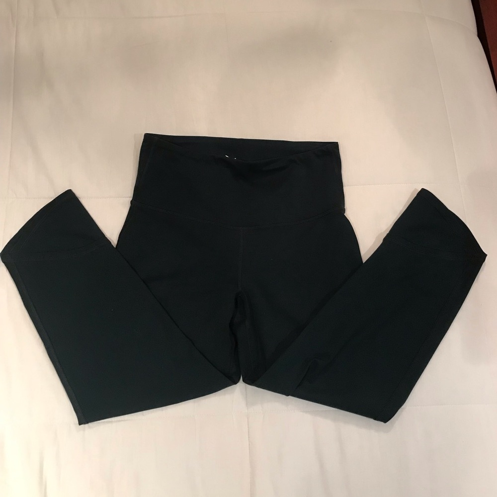 Old Navy Dark Green Capri Leggings Size Medium